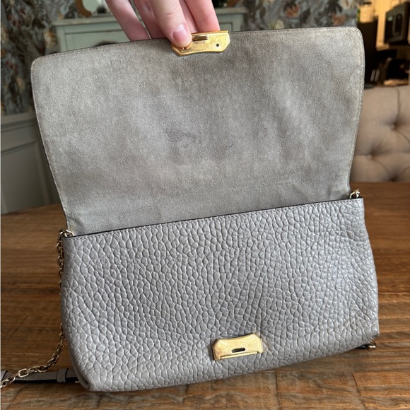BURBERRY Mildenhall Large Signature Grain Leather Shoulder Bag Pearl Grey Chain - Picture 7 of 16